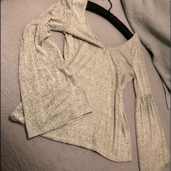 DESIGN LAB  L&T....... flowing arm sweater - Picture 2 of 8